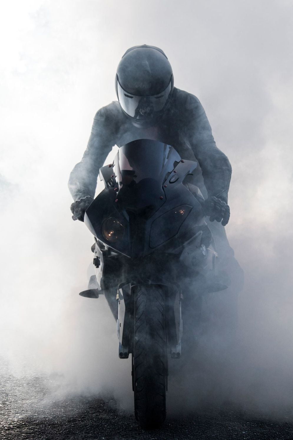 Motociclista em fumaça - Moto